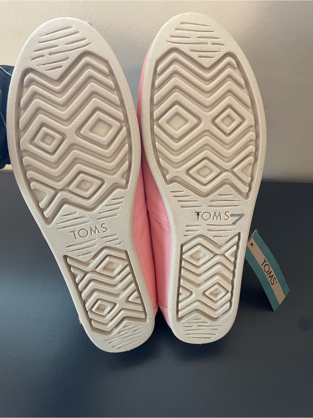 Tom’s Pink Pineapple Shoes Size Size 8.5 NWT - Picture 6 of 8